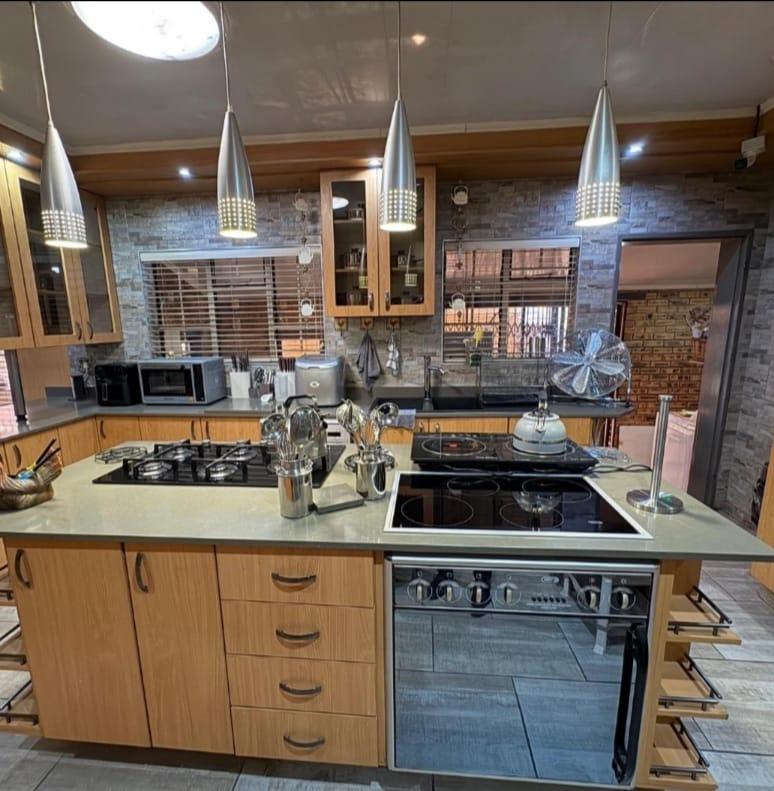 4 Bedroom Property for Sale in Vaal Park Ext 1 Free State